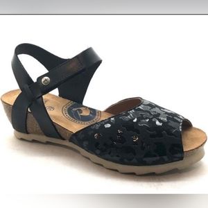 Wanda panda sandals